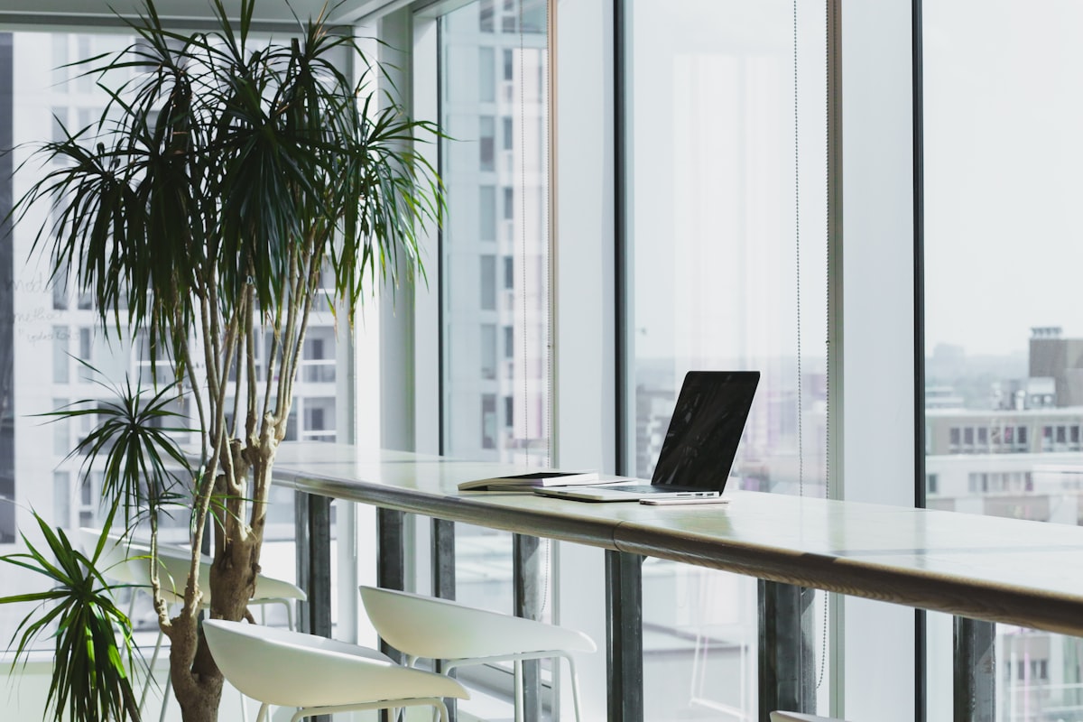 Arbeitsalltag in unterschiedlichen Branchen